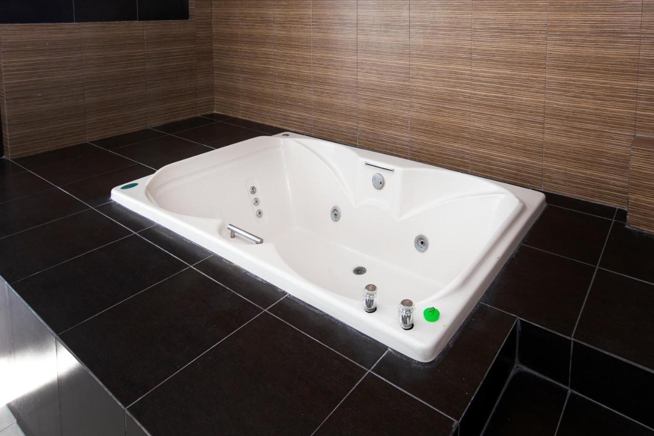 Hotel Euro Confort,Pachuca エクステリア 写真